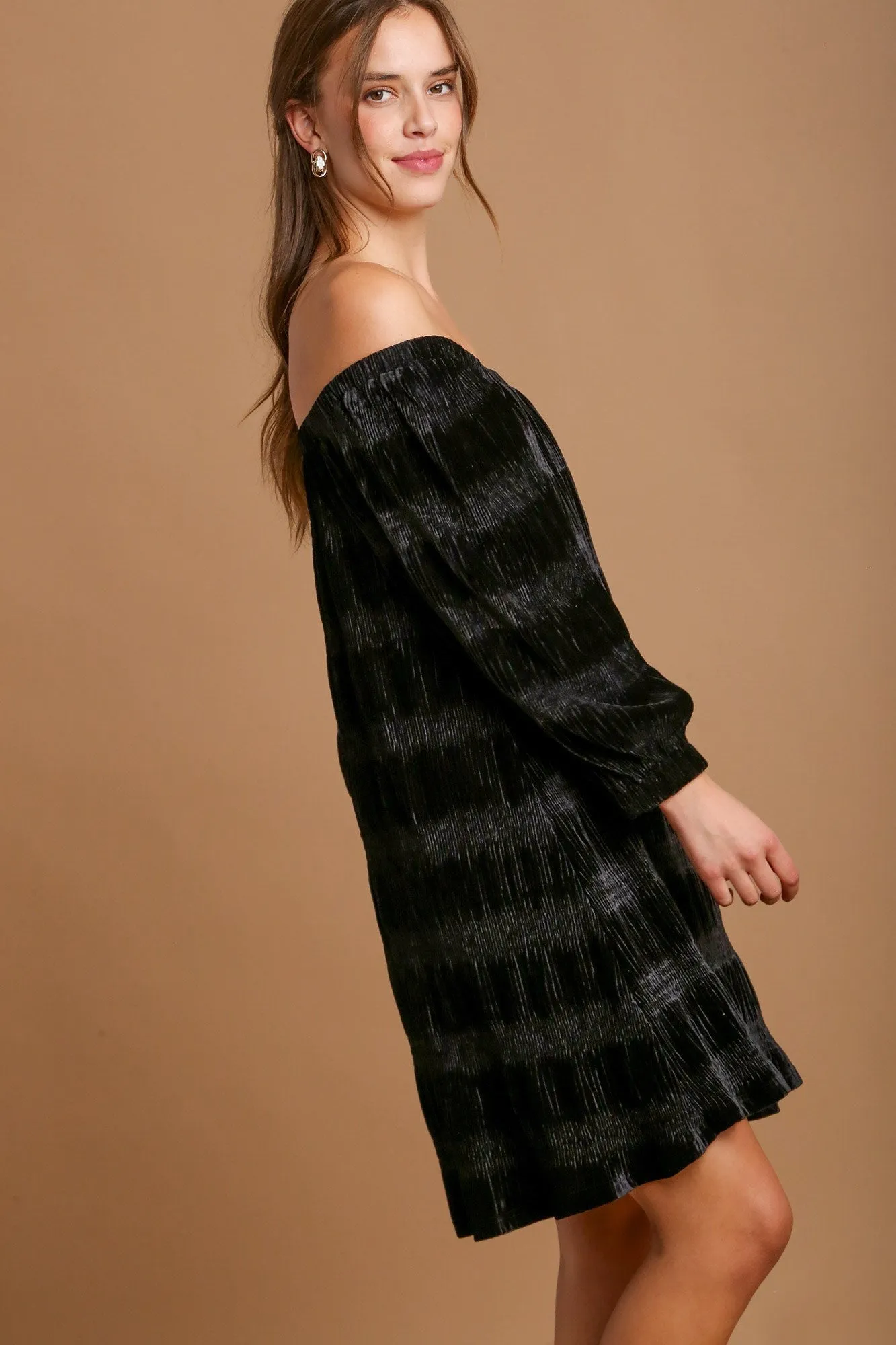 Black Off-Shoulder Velvet Mini Dress
