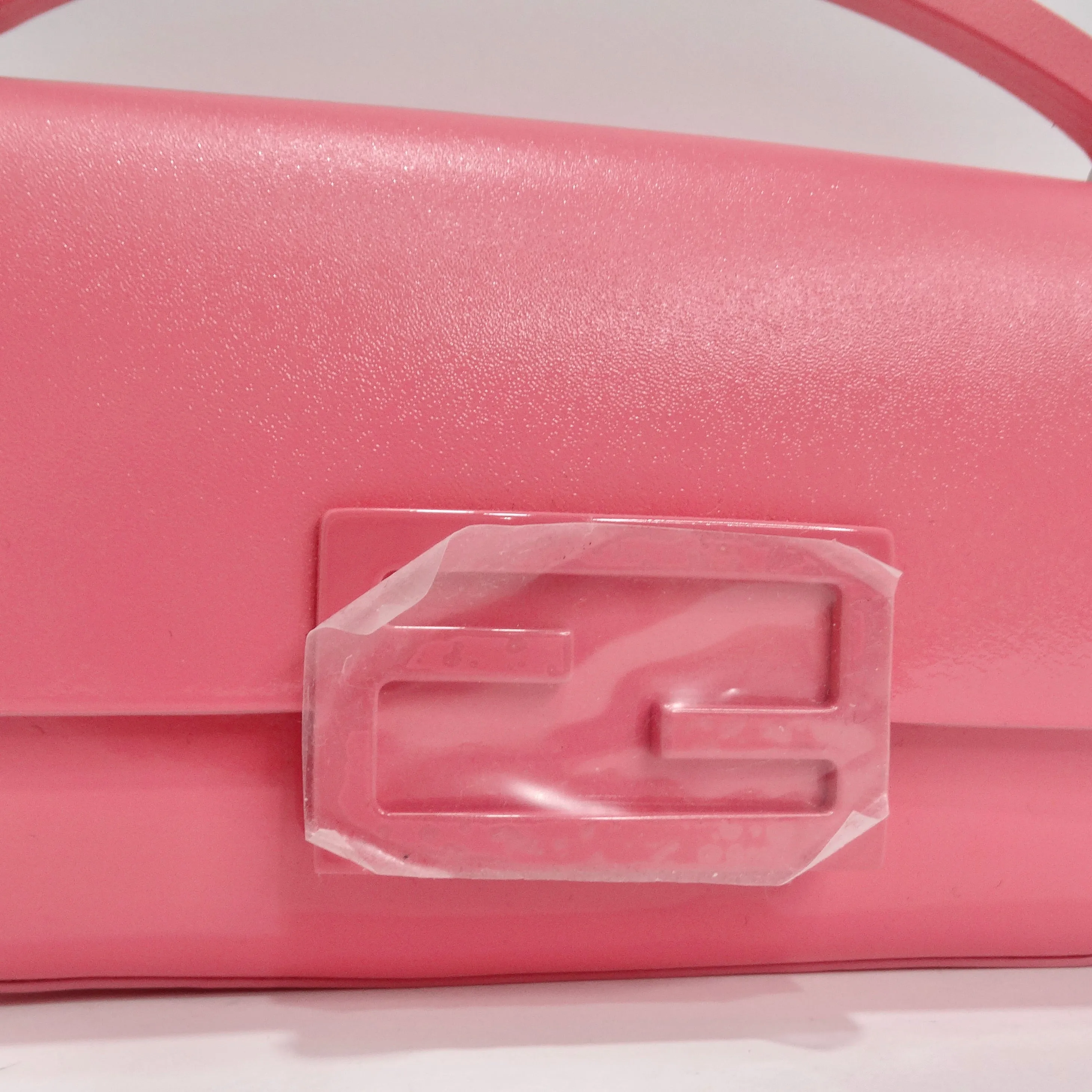 Fendi Baguette Phone Pouch Pink