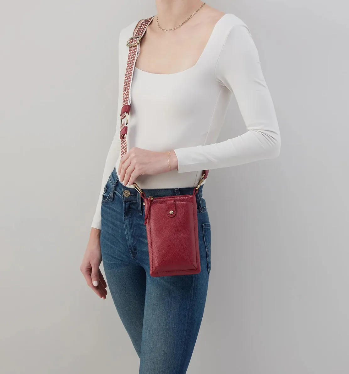 Hobo CASS Phone Crossbody - Wine