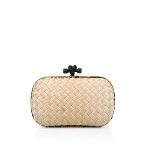 Knot Clutch