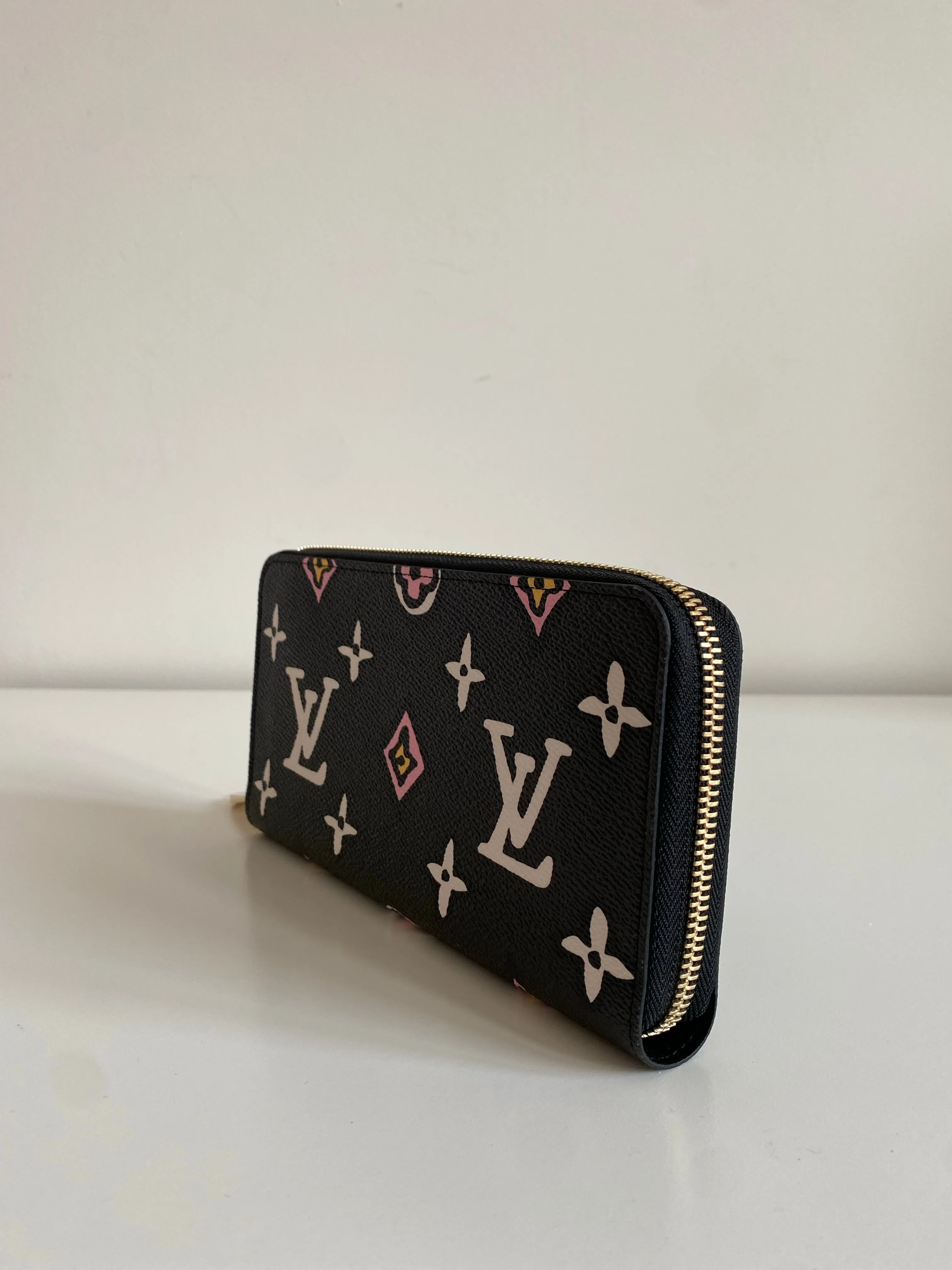 Louis Vuitton Wild at Heart Illustration Long Zippy Wallet M80683