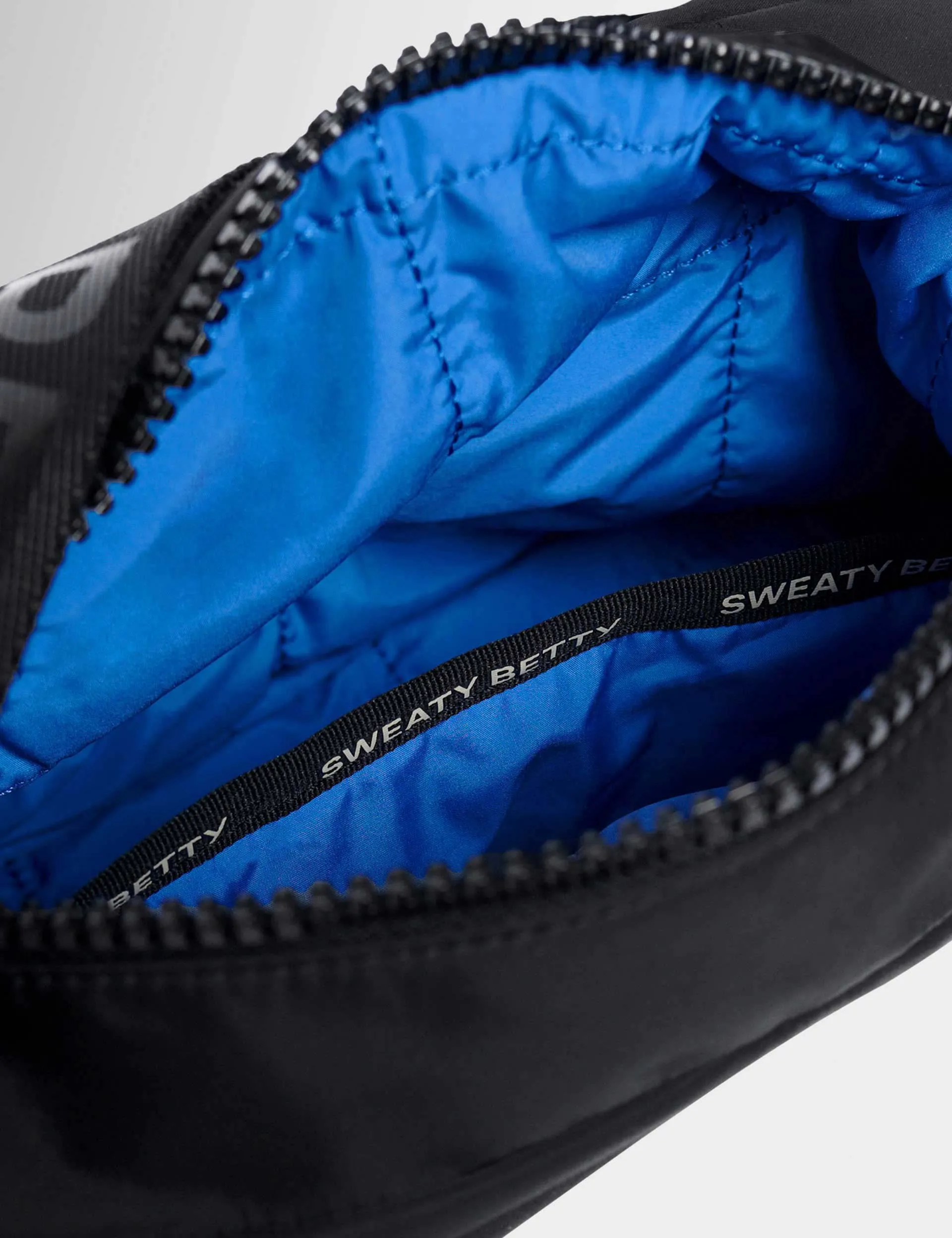 Strive Crossbody - Black