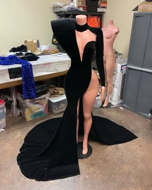 Velvet Structure Shoulder Gown