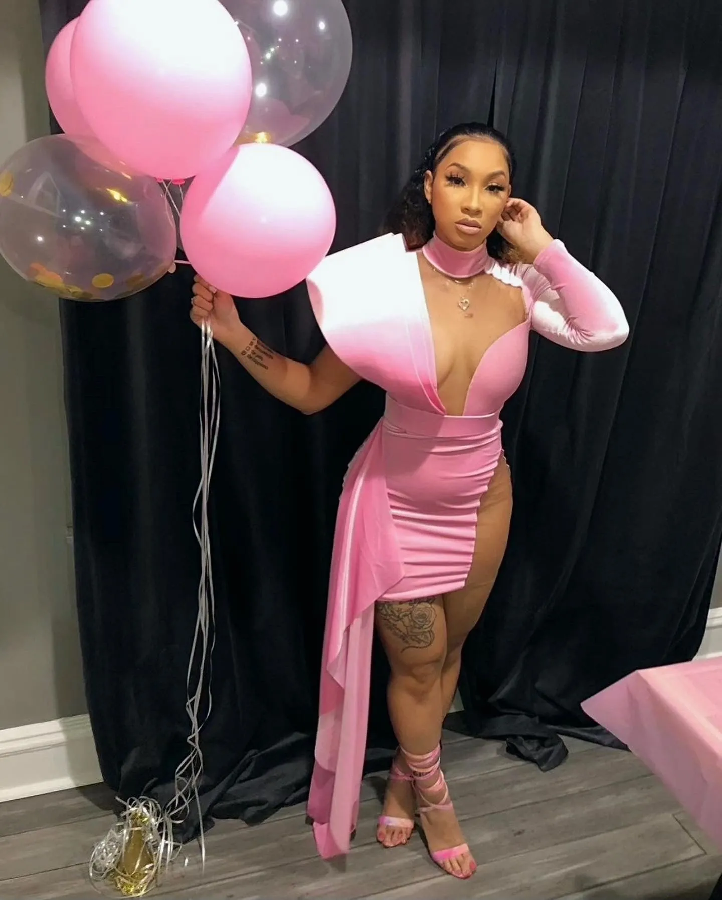 Velvet Structure Shoulder Mini Dress