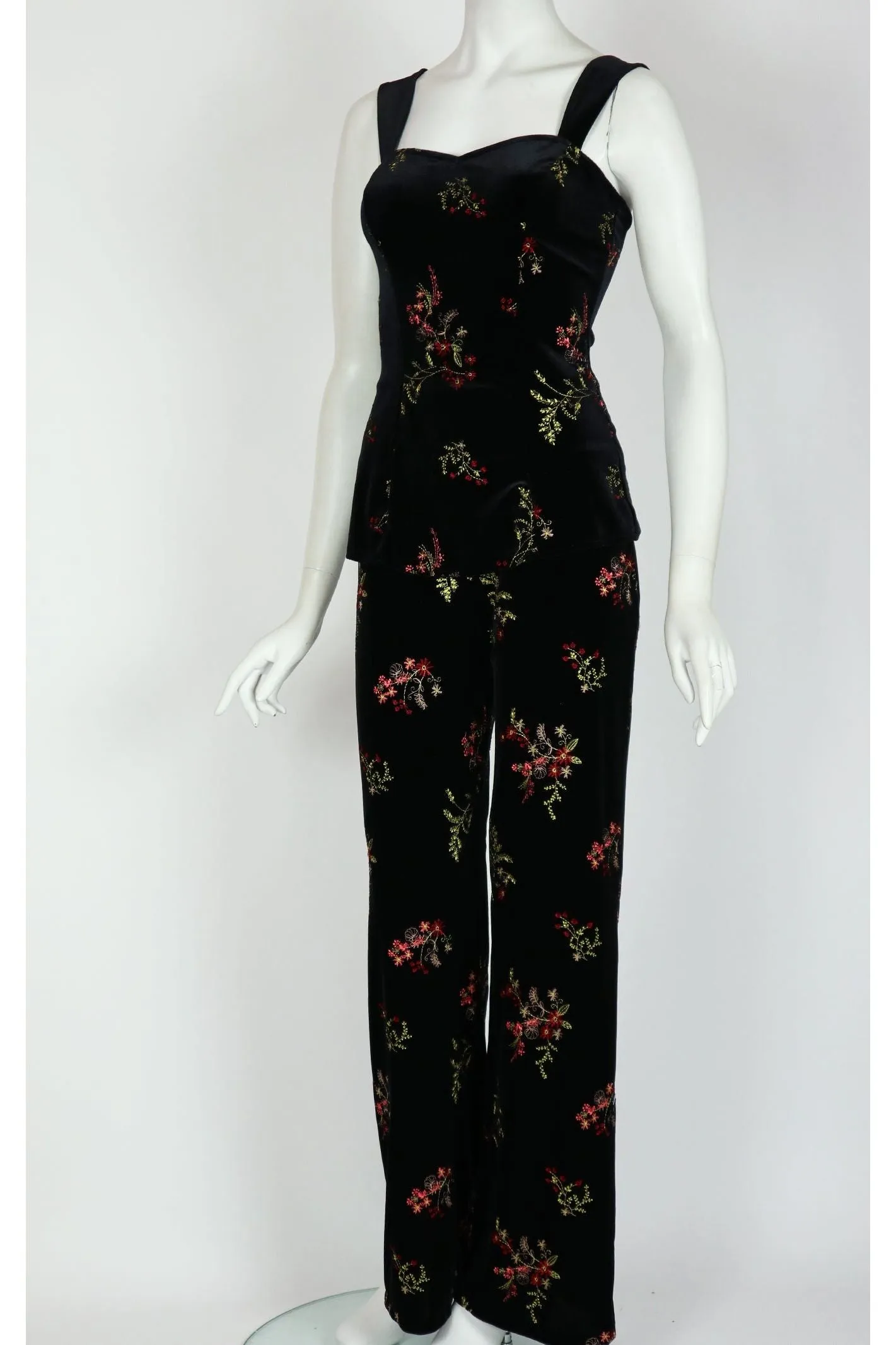 VICTORIA Sweetheart Neckline Wide Strap Embroidered Velvet Top Black