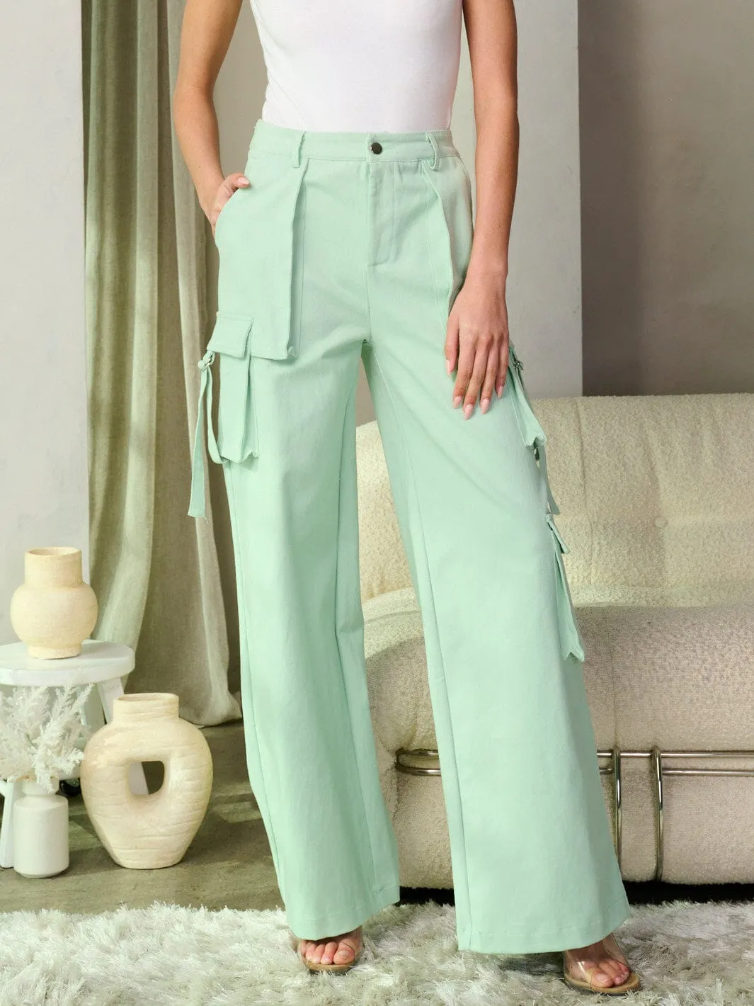 WOMEN'S BUTTON CLOSURE CARGO POCKETS WIDE LEG DENIM PANTS