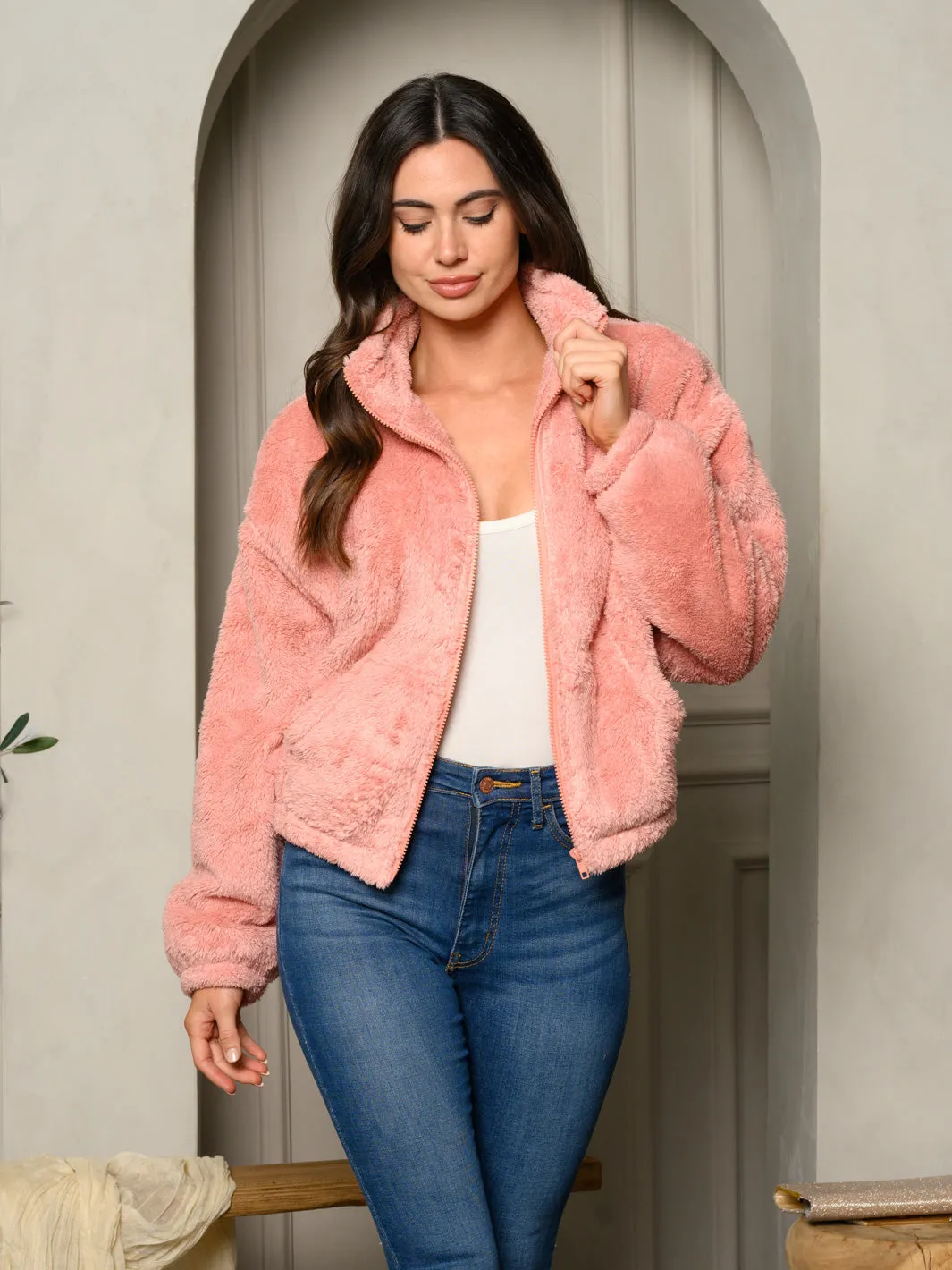 WOMEN'S FUZZY COLLAR ZIPPER CLOSURE BOMBER JACKET