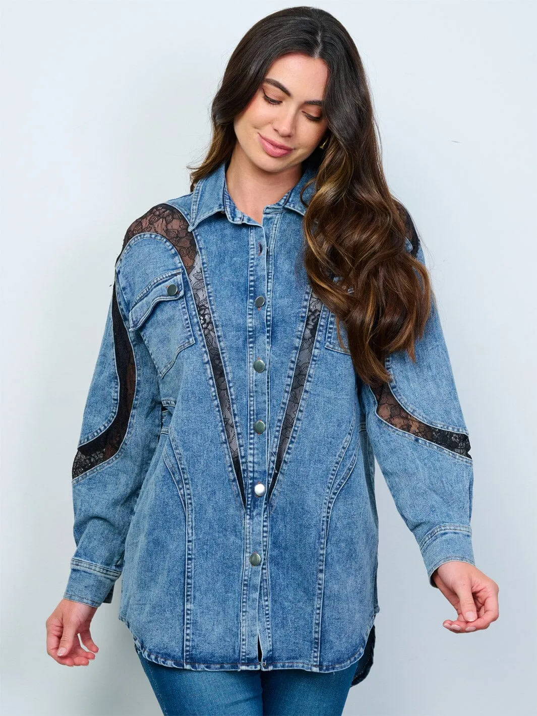 WOMEN'S LONG SLEEVE BUTTON CLOSURE FRONT POCKET LACE DENIM CONTRAST OVERSIZED TOP