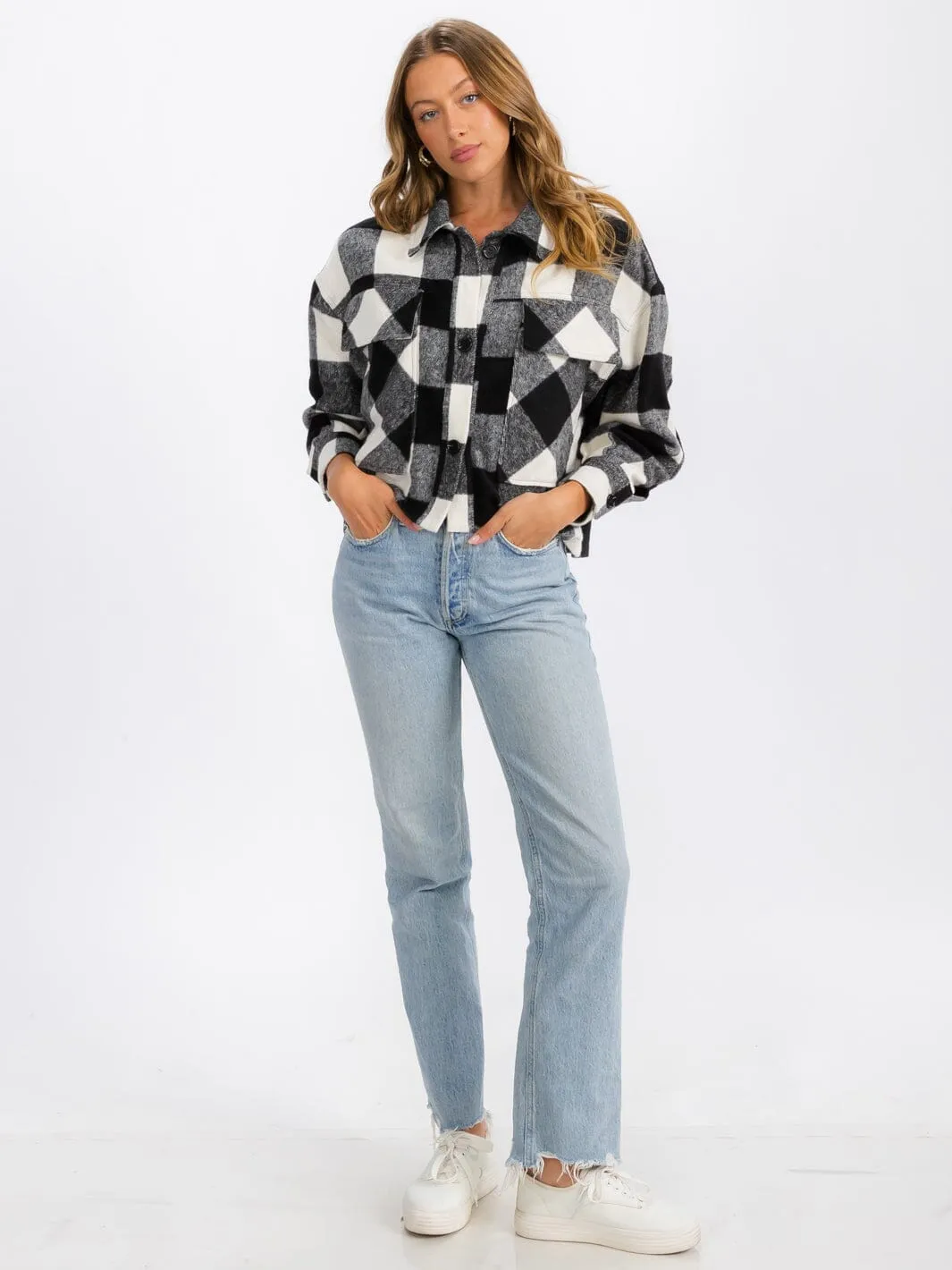 WOMEN'S LONG SLEEVE BUTTON CLOSURE FRONT POCKETS PLAID CROP JACKET